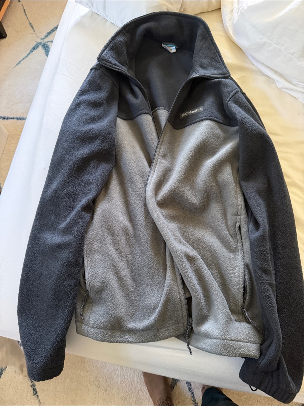 Columbia Men's Two-Tone Gray Fleece Jacket